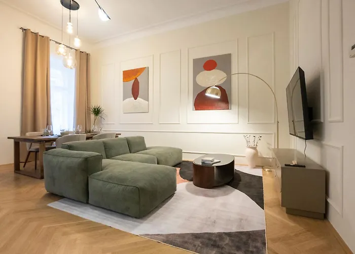 Elegant 2Br Apt Near Parliament, Self 24H Check-In