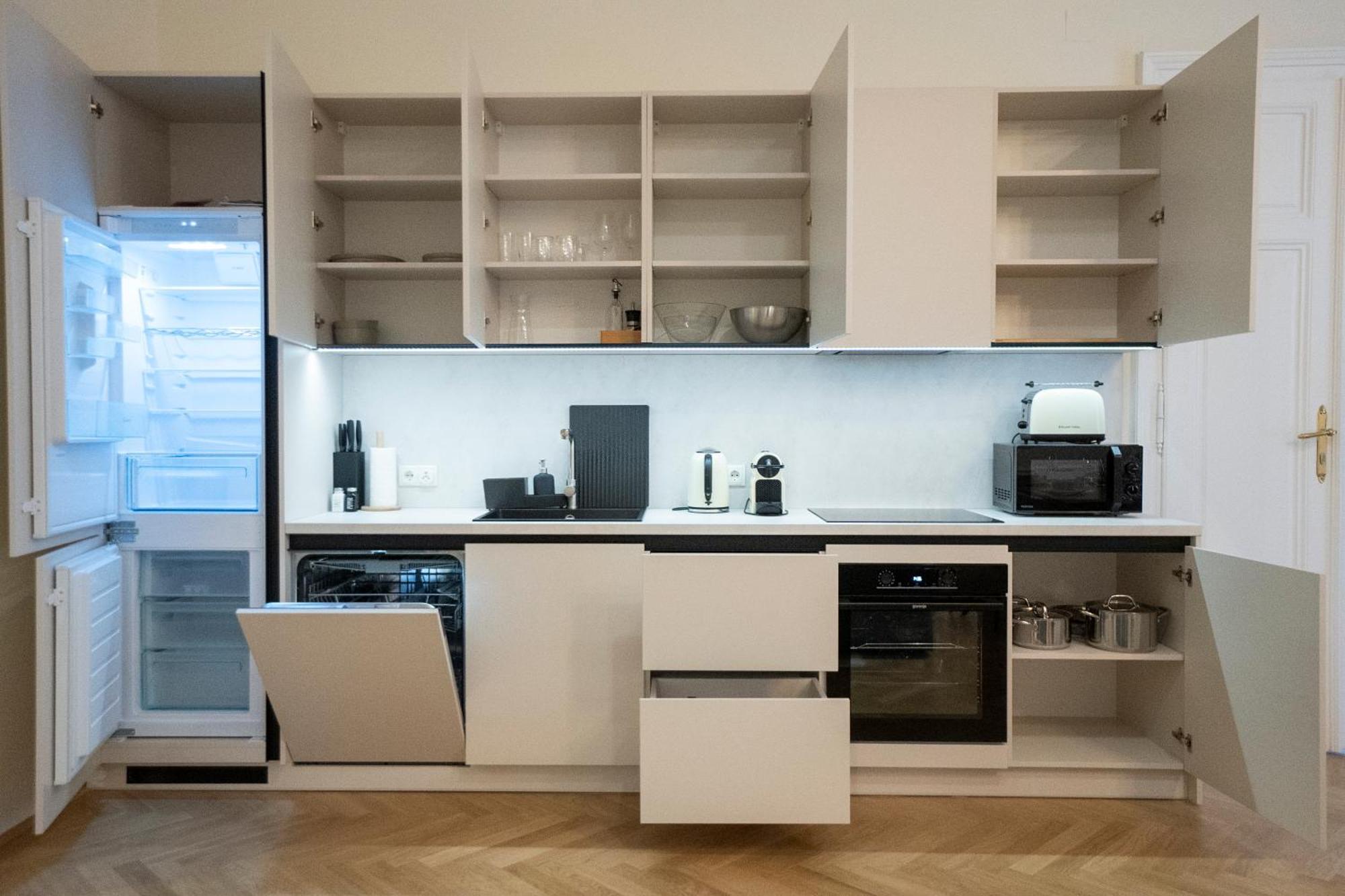 Apartment Elegant 2br Near Parliament, Self 24h Check-in *