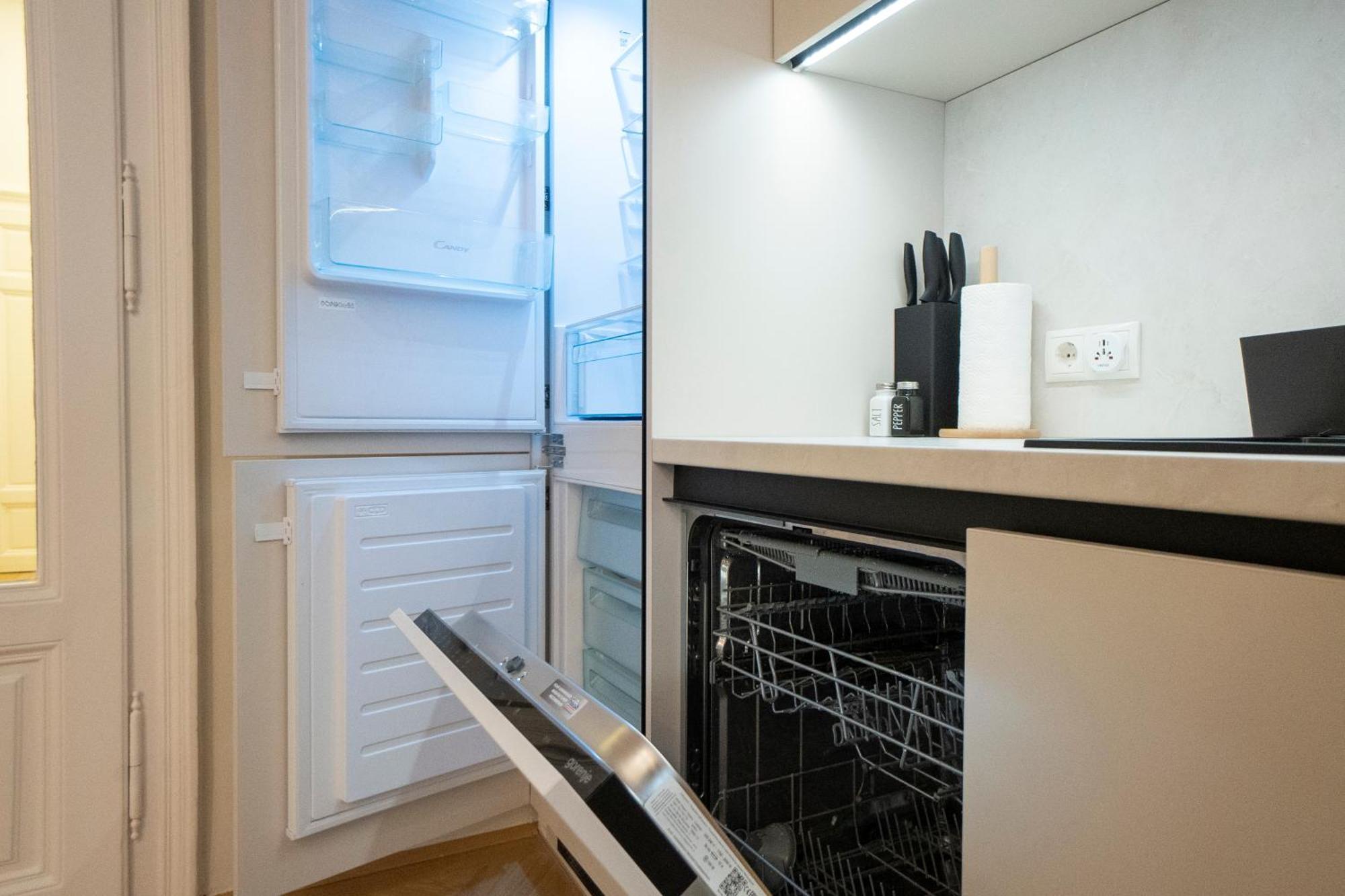 Elegant 2br Near Parliament, Self 24h Check-in * Wien