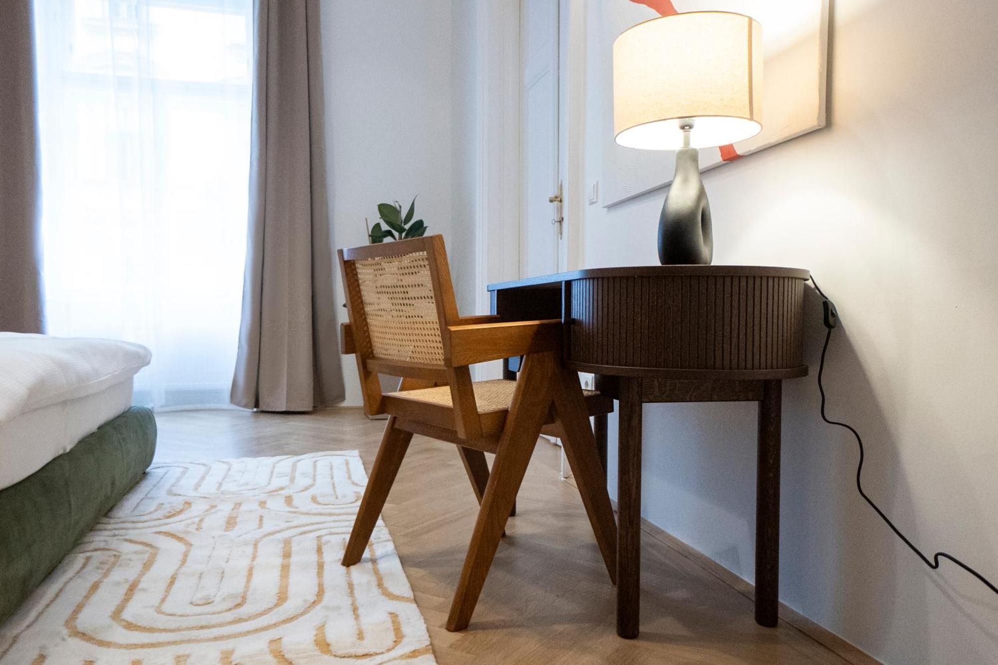 Elegant 2br Near Parliament, Self 24h Check-in