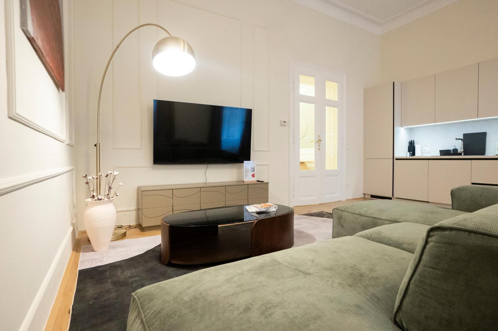 Elegant 2br Near Parliament, Self 24h Check-in Apartment