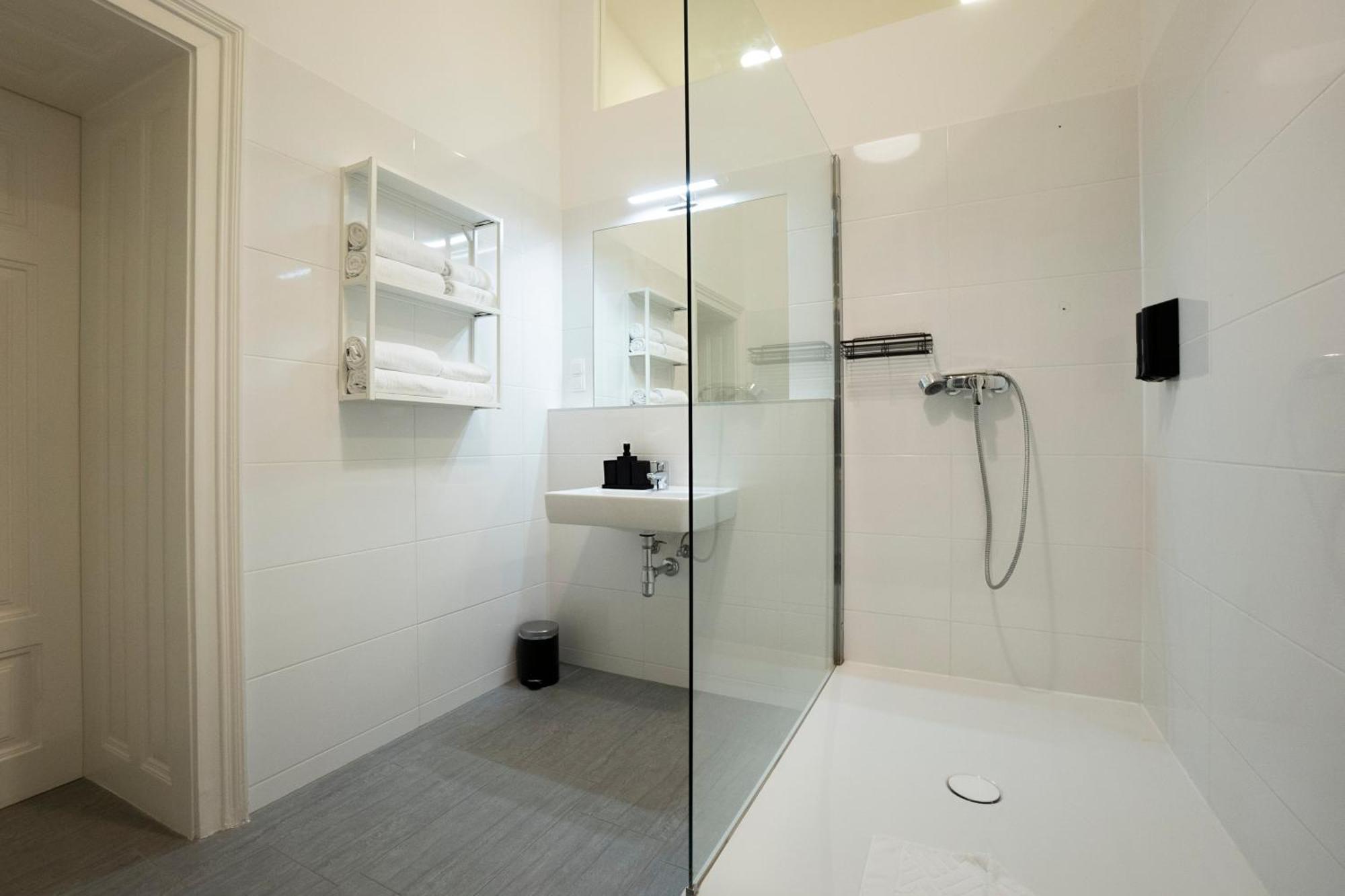 Elegant 2br Near Parliament, Self 24h Check-in Apartment